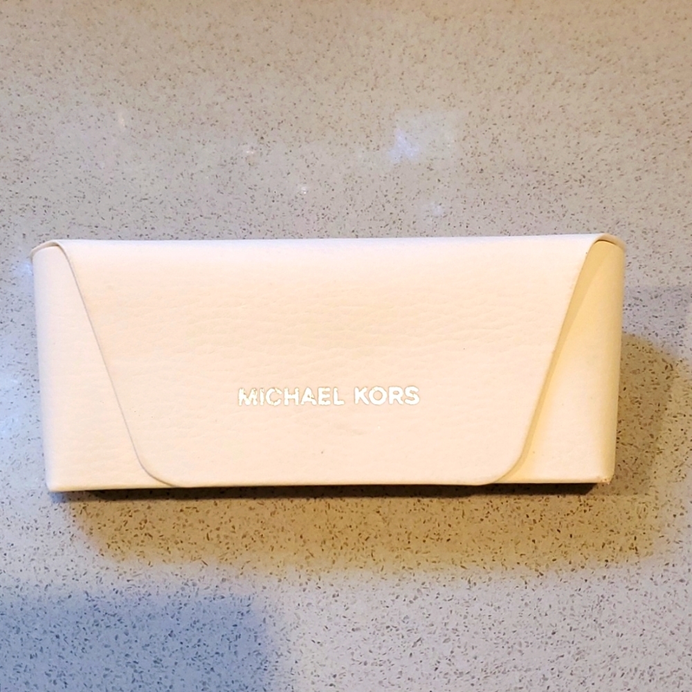🤍 Michael Kors Glasses Hard Case